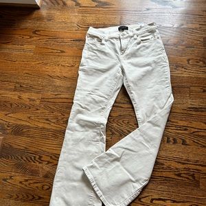 Banana Republic. Bootcut fit. Size 28/6. Winter white jeans.